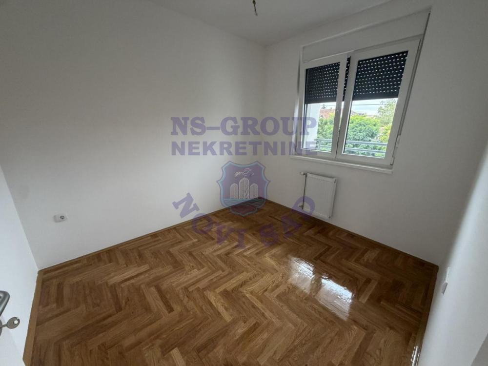 Slika 5 - Dvosoban, 37m2, Bulevar patrijarha Pavla (Somborski bulevar) Novi Sad, sa terasom